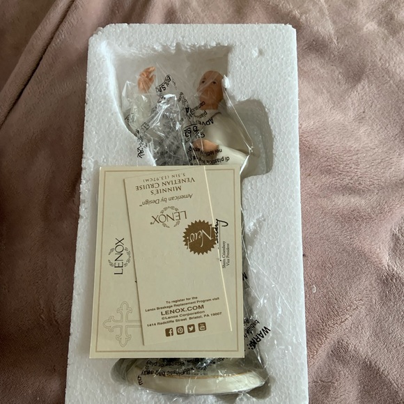 Lenox - New in Box.  Pope Francis statue  limited edition Philadelphia 2015 - Picture 12 of 13